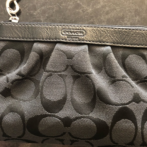 Coach Wristlet - Picture 4 of 10